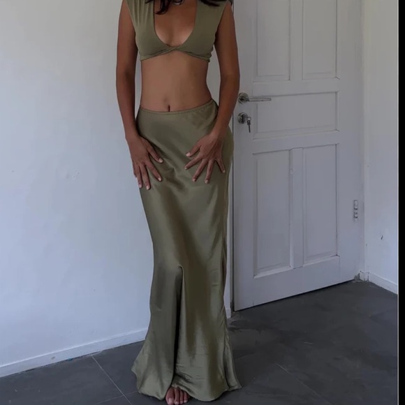INDAH DAPHNE MAXI SKIRT - Picture 13 of 14
